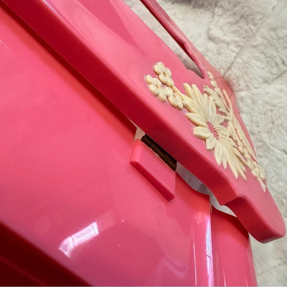 Schwarz Bros. Vintage 1950s Plastic HOT PINK Tissue Box